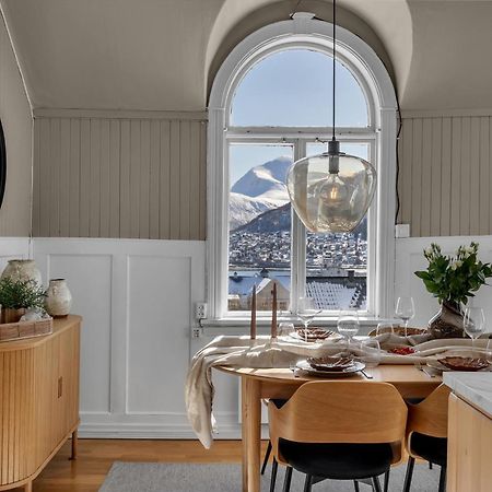 Lovely City Center Apartment With Amazing Views And Free Parking! トロムソ エクステリア 写真