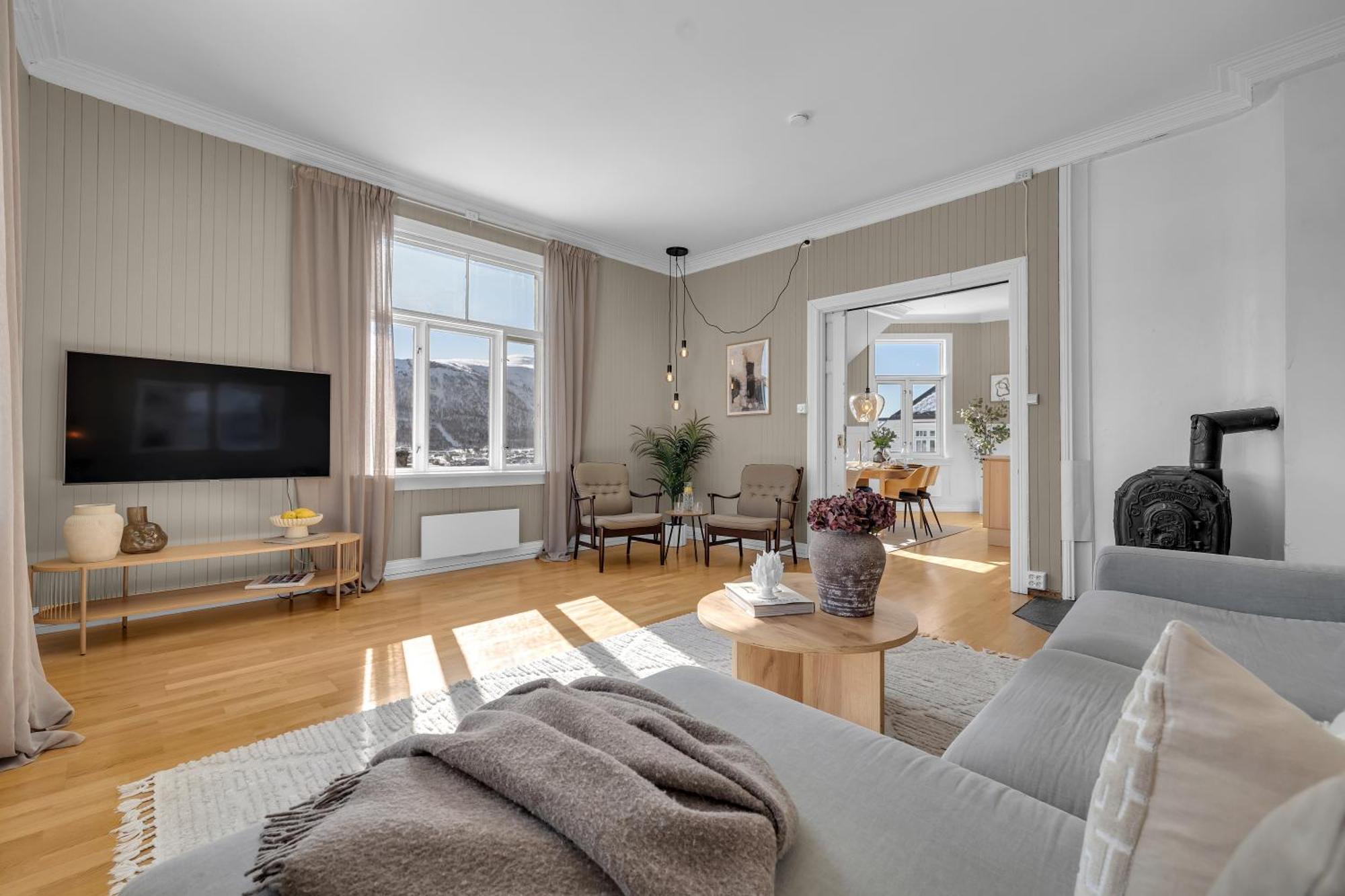 Lovely City Center Apartment With Amazing Views And Free Parking! トロムソ エクステリア 写真