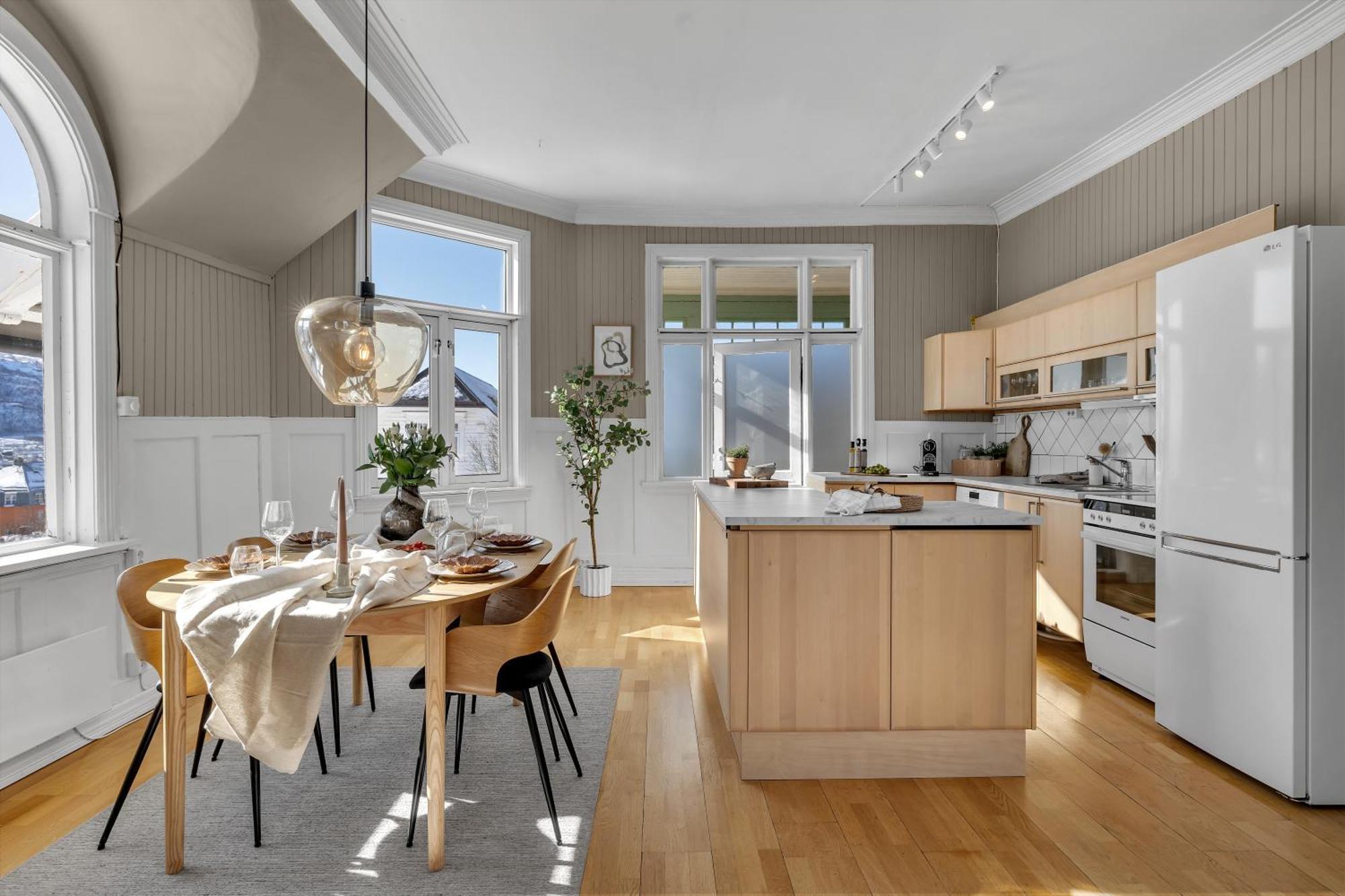 Lovely City Center Apartment With Amazing Views And Free Parking! トロムソ エクステリア 写真