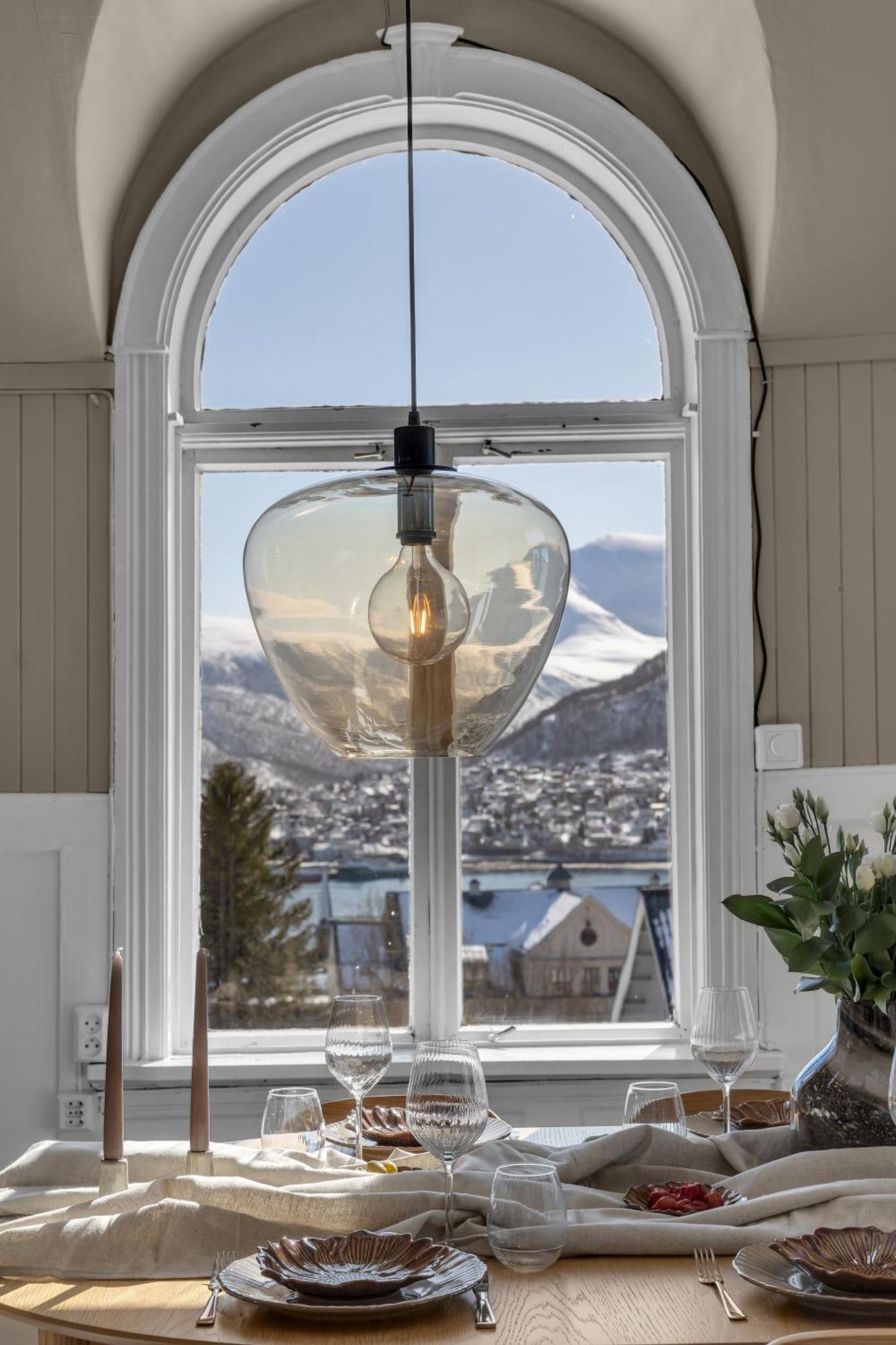 Lovely City Center Apartment With Amazing Views And Free Parking! トロムソ エクステリア 写真